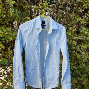 H&M pale blue with white polka dot button down long sleeve dress shirt